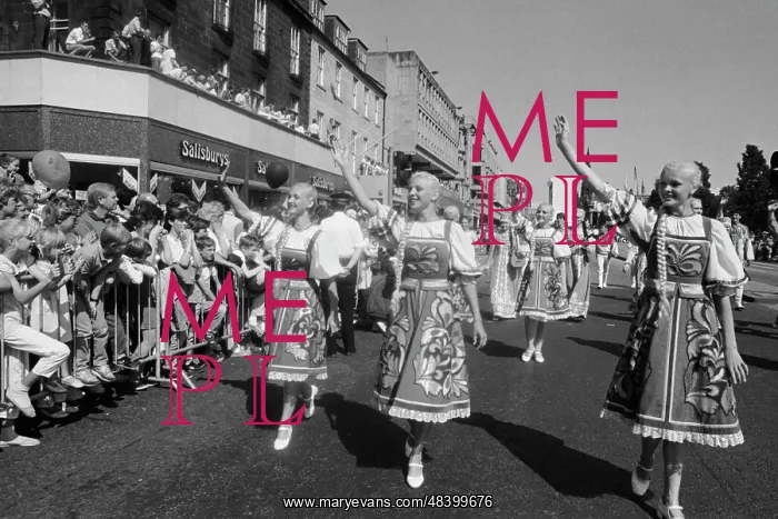 : Tatu performance in Edinburgh : Tatu performance in Edinburgh