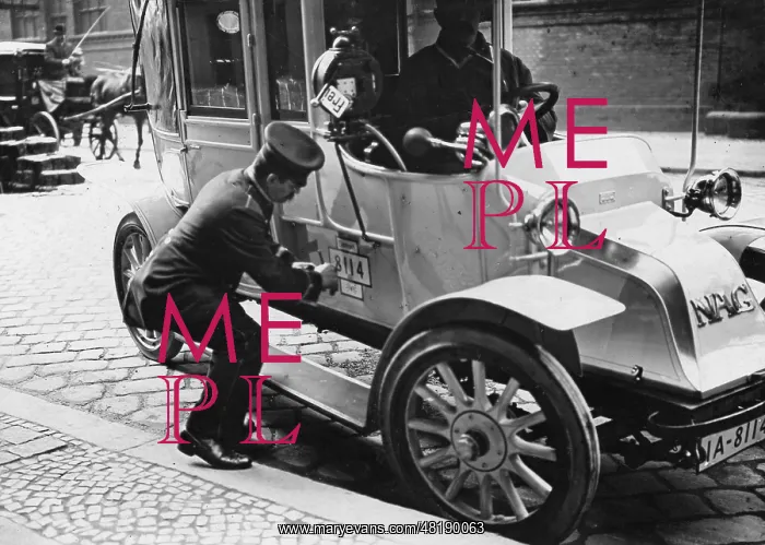 : Taxi in Berlin, 1911 : Taxi in Berlin, 1911