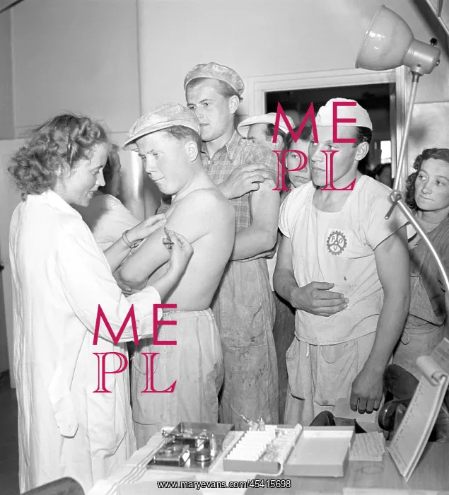 : TBC shot. Prague 1949. Factory workers are inoculated against TBC (tuberculosis) : TBC shot. Prague 1949. Factory workers are inoculated against TBC (tuberculosis)