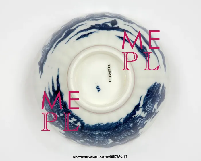  : Tea bowl made from porcelain, transfer-printed in underglaze blue with