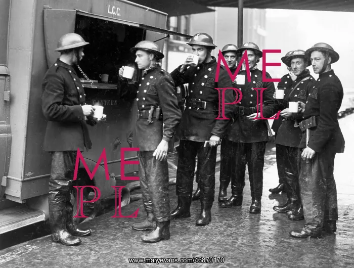 : Tea break for firefighters, London, WW2 : Tea break for firefighters, London, WW2