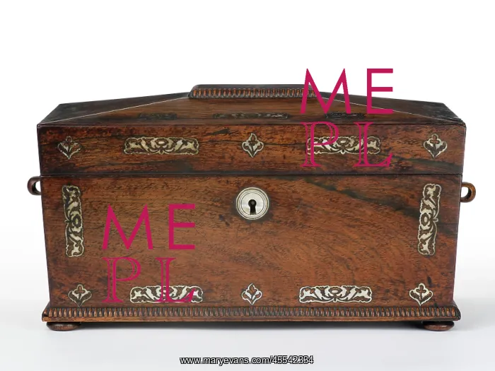 : Tea caddy made from rosewood with mother-of-pearl inlays : Tea caddy made from rosewood with mother-of-pearl inlays