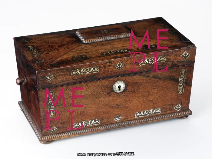 : Tea caddy made from rosewood with mother-of-pearl inlays : Tea caddy made from rosewood with mother-of-pearl inlays