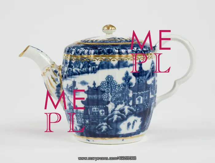 : Tea pot. Teapot, lid and stand made from porcelain : Tea pot. Teapot, lid and stand made from porcelain