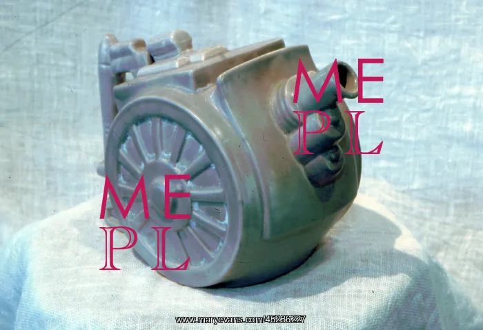 : Teapot in the shape of a Howitzer artillery gun, WW1 : Teapot in the shape of a Howitzer artillery gun, WW1