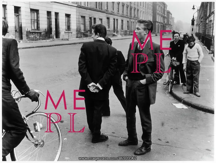 : TEDDY BOYS IN LONDON : TEDDY BOYS IN LONDON