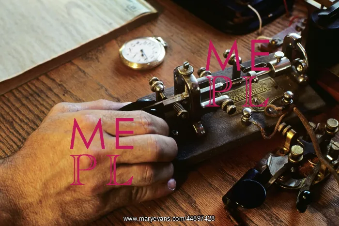  : TELEGRAPH OPERATOR HAND ON KEY