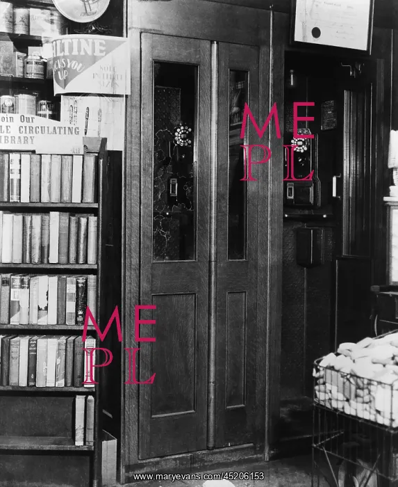 : The telephone booth in which Vincent Mad ? : The telephone booth in which Vincent Mad ?