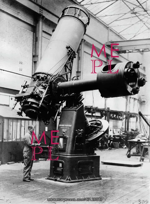 : Telescope of the Royal Observatory at Edinburgh. About 1935. Photograph : Telescope of the Royal Observatory at Edinburgh. About 1935. Photograph