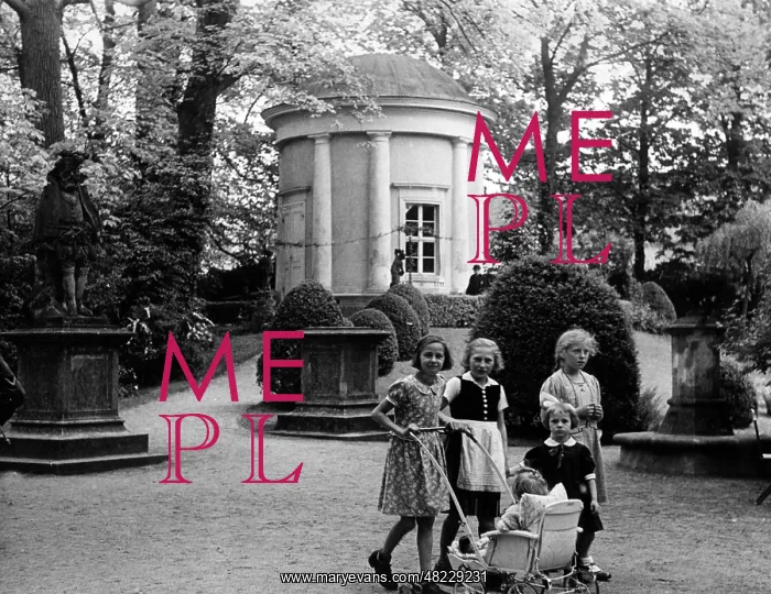 : Tempelgarten in Neuruppin, 1935 : Tempelgarten in Neuruppin, 1935