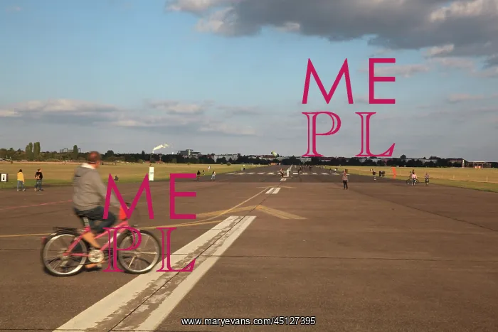 : Tempelhofer Feld, Tempelhof Airport, Berlin, Germany : Tempelhofer Feld, Tempelhof Airport, Berlin, Germany
