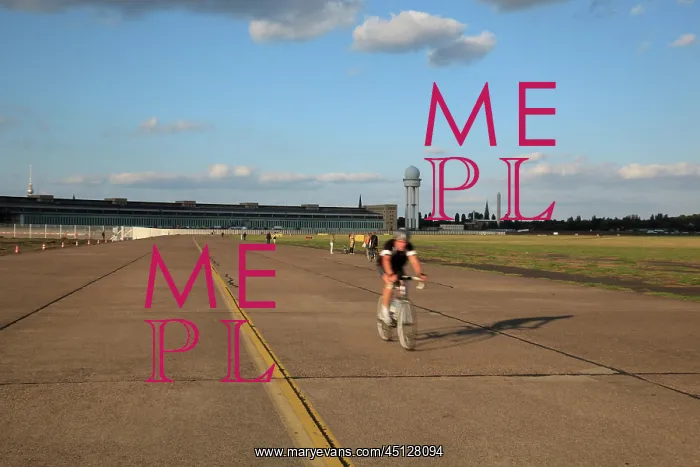 : Tempelhofer Feld, Tempelhof Airport, Berlin, Germany : Tempelhofer Feld, Tempelhof Airport, Berlin, Germany