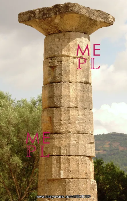 : Temple of Hera (Heraion). 6th century B.C.. Doric column. Sa : Temple of Hera (Heraion). 6th century B.C.. Doric column. Sa