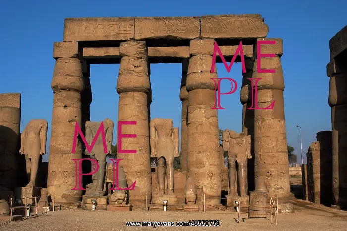 : Temple of Luxor. Smooth shaft columns with closed papyrus ca : Temple of Luxor. Smooth shaft columns with closed papyrus ca