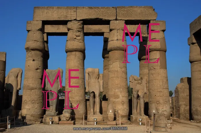 : Temple of Luxor. Smooth shaft columns with closed papyrus ca : Temple of Luxor. Smooth shaft columns with closed papyrus ca