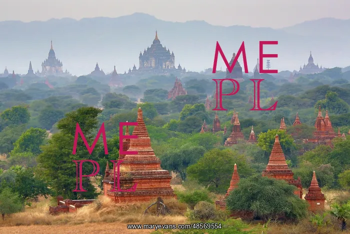  : Temples and pagodas on the Plain of Bagan, Myanmar