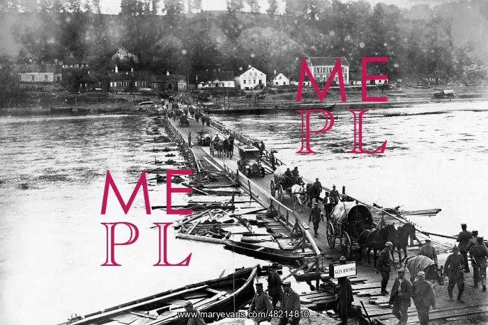 : Temporary bridge over the Neman River, 1915 : Temporary bridge over the Neman River, 1915
