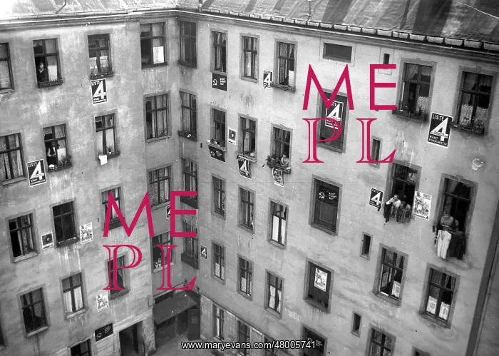 : Tenement in Berlin with election posters : Tenement in Berlin with election posters
