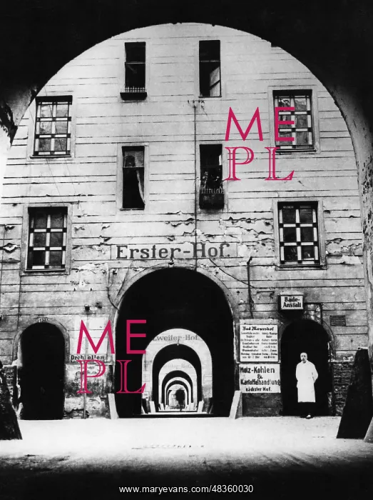 : Tenement in Hamburg, around 1910 : Tenement in Hamburg, around 1910
