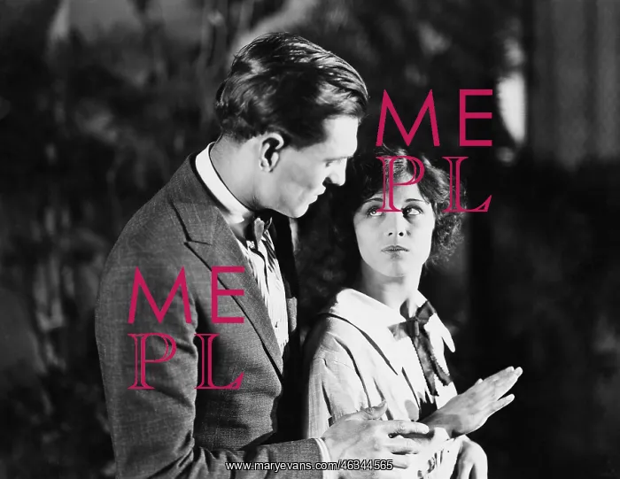 : Tense interaction between man and woman : Tense interaction between man and woman