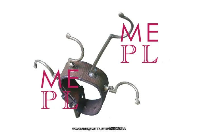  : Tent Pole Clothes Hanger