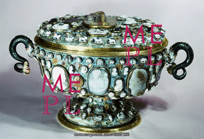  : Terrine. centre piece, terrine, snakes as handles