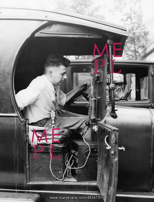: Test of ambulances, 1927 : Test of ambulances, 1927