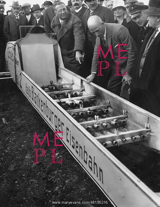 : Test drive of the rocket car Rak 2, 1928 : Test drive of the rocket car Rak 2, 1928