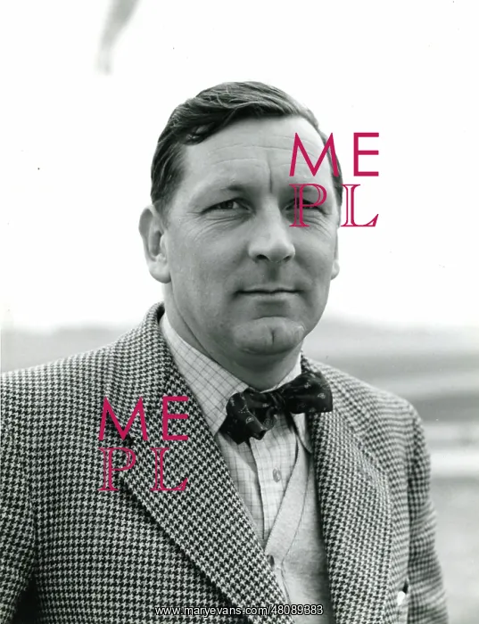 : Test pilot Alfred William...Bill... Bedford, OBE, AFC, FRAe : Test pilot Alfred William...Bill... Bedford, OBE, AFC, FRAe