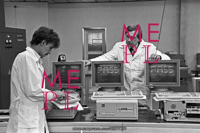 : Testing Soviet personal computers produced in Shuya, 1990 : Testing Soviet personal computers produced in Shuya, 1990