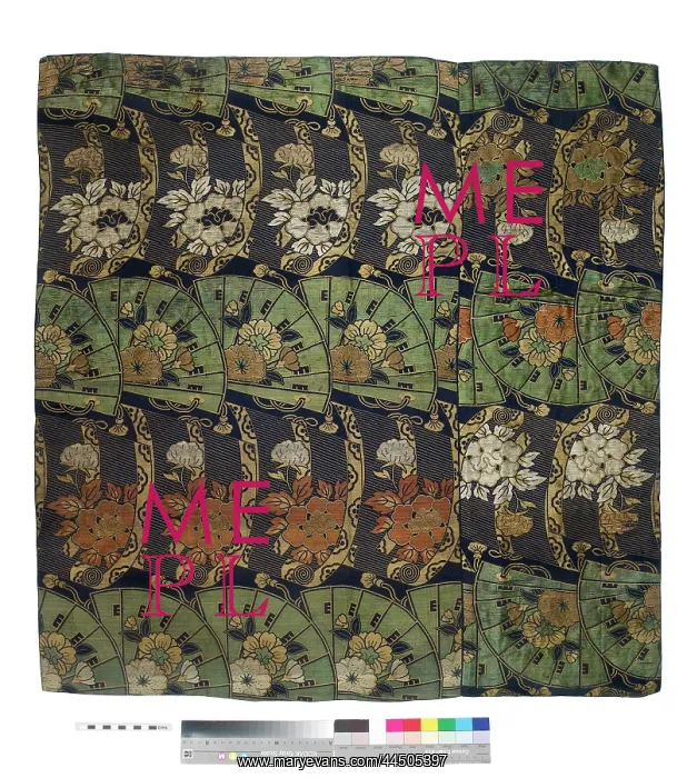 : Textile with fans : Textile with fans