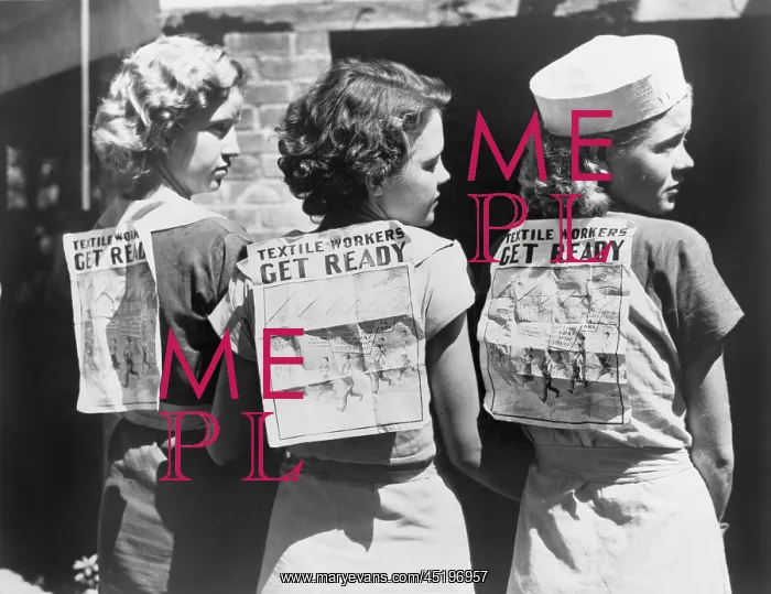 : Textile workers displaying picket signs ? : Textile workers displaying picket signs ?