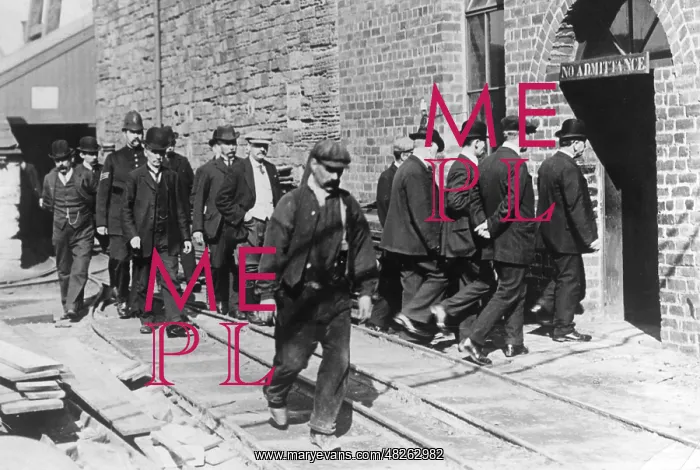: Textile workers in England, 1910 : Textile workers in England, 1910