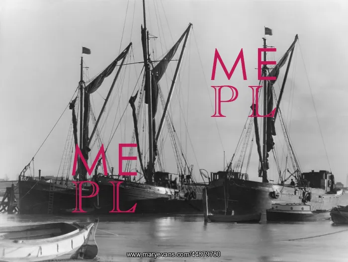 : THAMES BARGES : THAMES BARGES