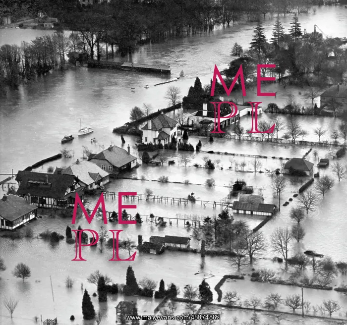: Thames floods 1947 : Thames floods 1947
