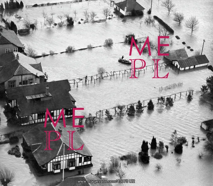 : Thames floods, Windsor area, 1947 : Thames floods, Windsor area, 1947