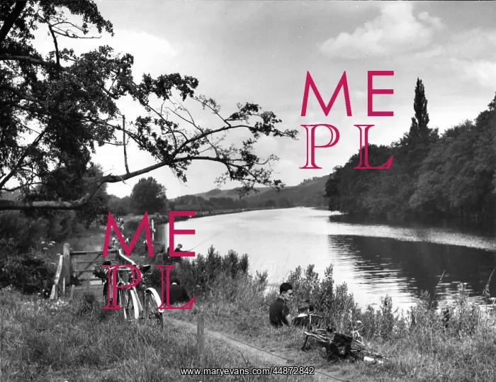 : THAMES PASTIMES : THAMES PASTIMES
