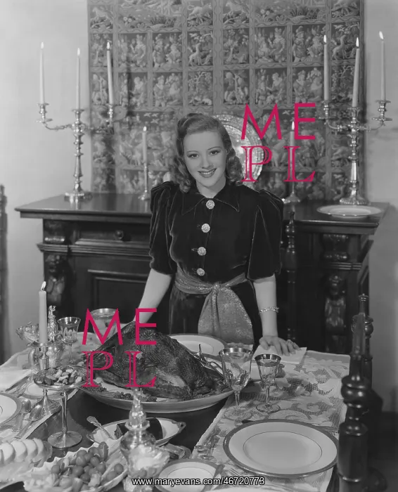 : Thanksgiving hostess : Thanksgiving hostess