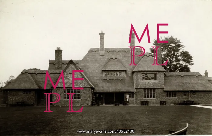 : Thatched House, Thought to be at Wolverhampton, Staffordshir : Thatched House, Thought to be at Wolverhampton, Staffordshir