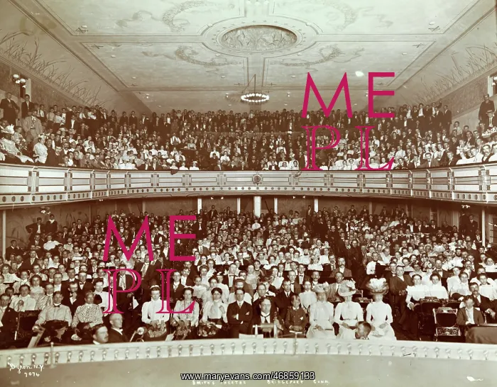 : Theatre Audience in New York : Theatre Audience in New York