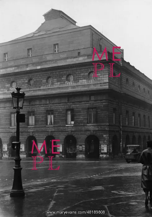 : Theatre National de l'Odeon, 1933 : Theatre National de l'Odeon, 1933