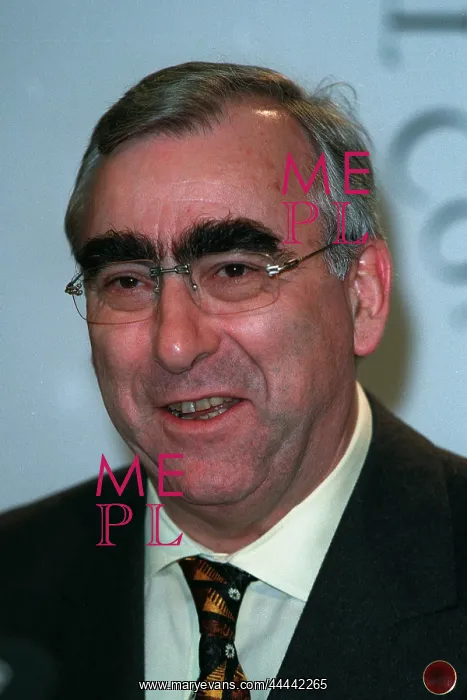  : Theodor Waigel