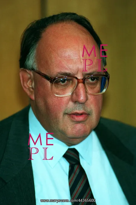  : Theodore Pangalos