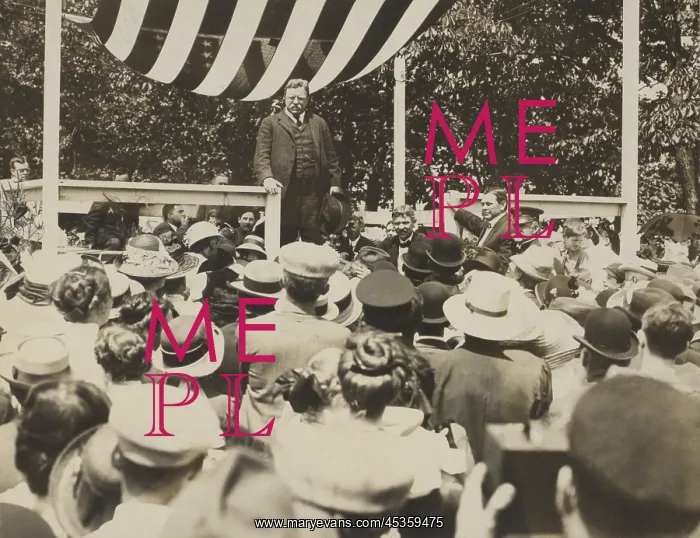 : Theodore Roosevelt campaigning for President in : Theodore Roosevelt campaigning for President in