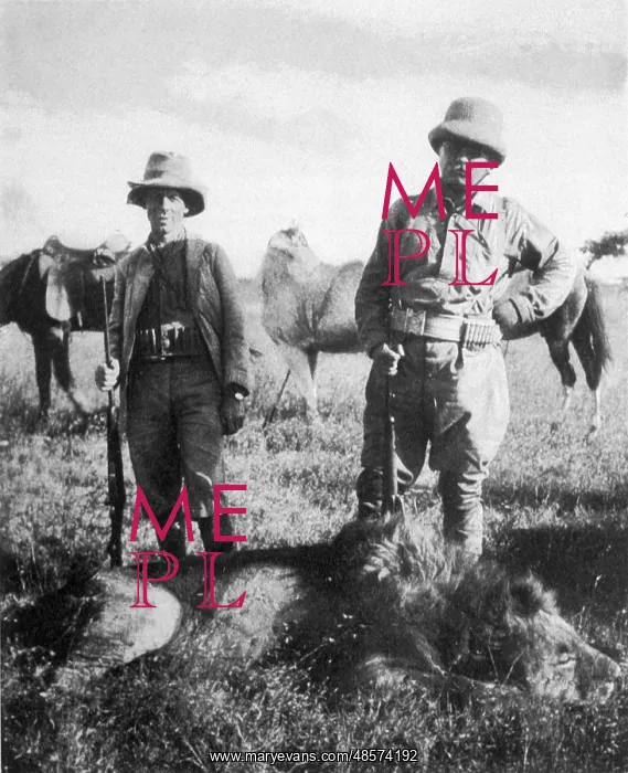 : Theodore Roosevelt - hunting - with dead lion : Theodore Roosevelt - hunting - with dead lion