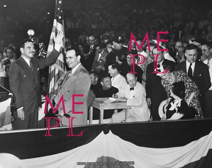 : Thomas Dewey, waving before the Republican National : Thomas Dewey, waving before the Republican National