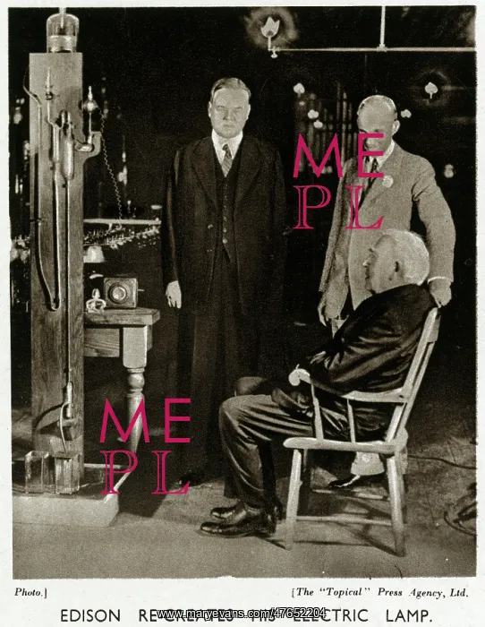 : Thomas Edison re-creates his electric lamp : Thomas Edison re-creates his electric lamp