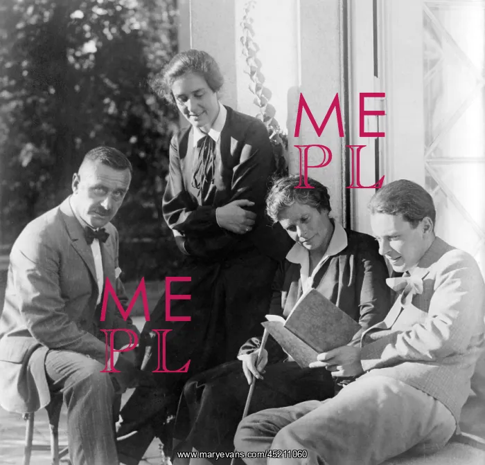 : Thomas Mann (1875-1955) and his family in ? : Thomas Mann (1875-1955) and his family in ?