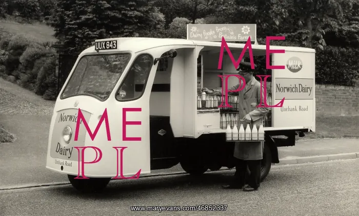: Three-wheeler milkfloat : Three-wheeler milkfloat