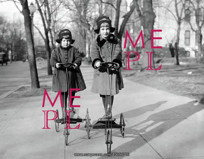: Three-Wheeler Scooters, 1910s : Three-Wheeler Scooters, 1910s